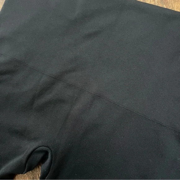 Spanx Seamless Cropped Leggings Stretch Black Size XL - Picture 4 of 5